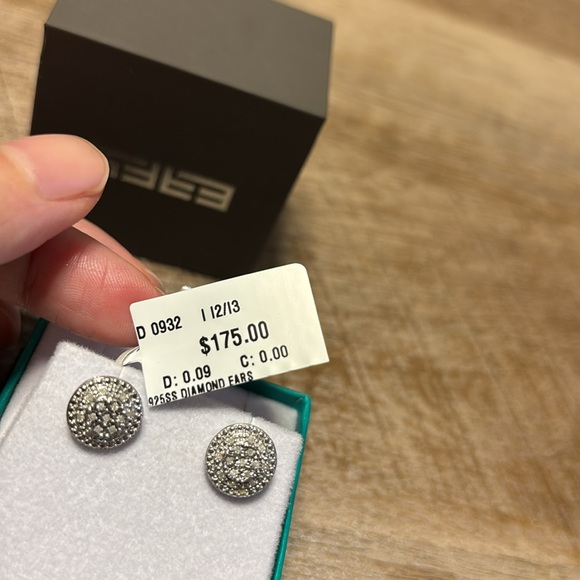 - .09 TCW Diamond & 925 sterling Silver stud earrings-EFFY ENY - Picture 5 of 17